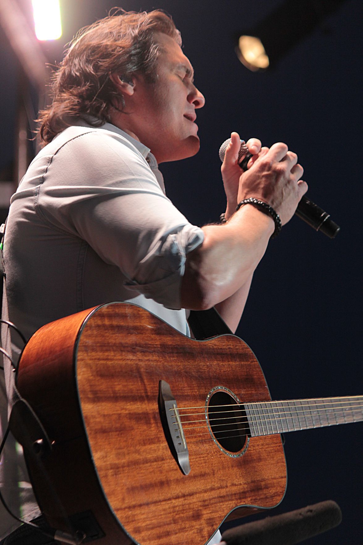 Joe Nichols on stage